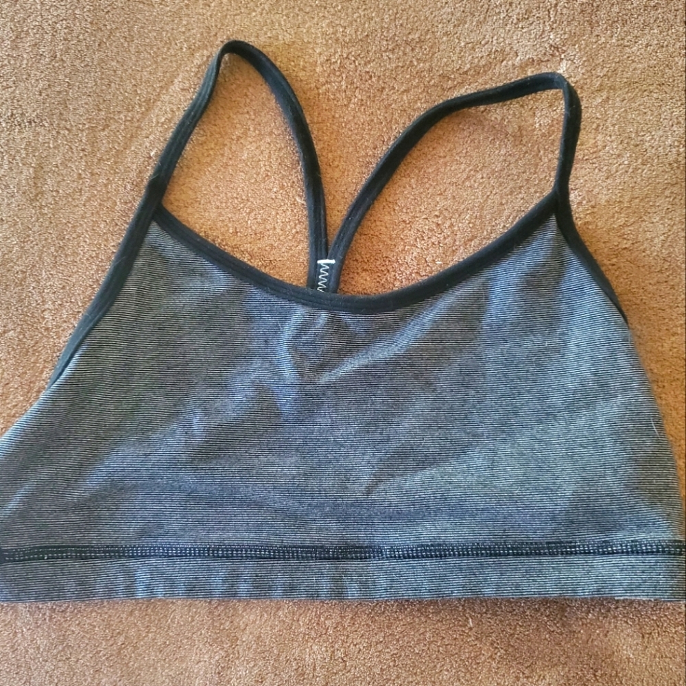 Lululemon Racerback sport Bra Black Grey Wee Stripe Size 4 no pads